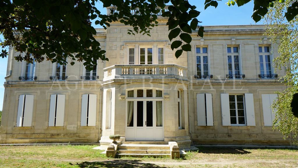 property 12 rooms for sale on BORDEAUX (33000)