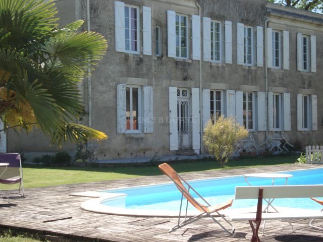 property 12 rooms for sale on BORDEAUX (33000)