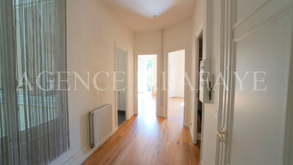 apartment 7 rooms for sale on BORDEAUX (33000)